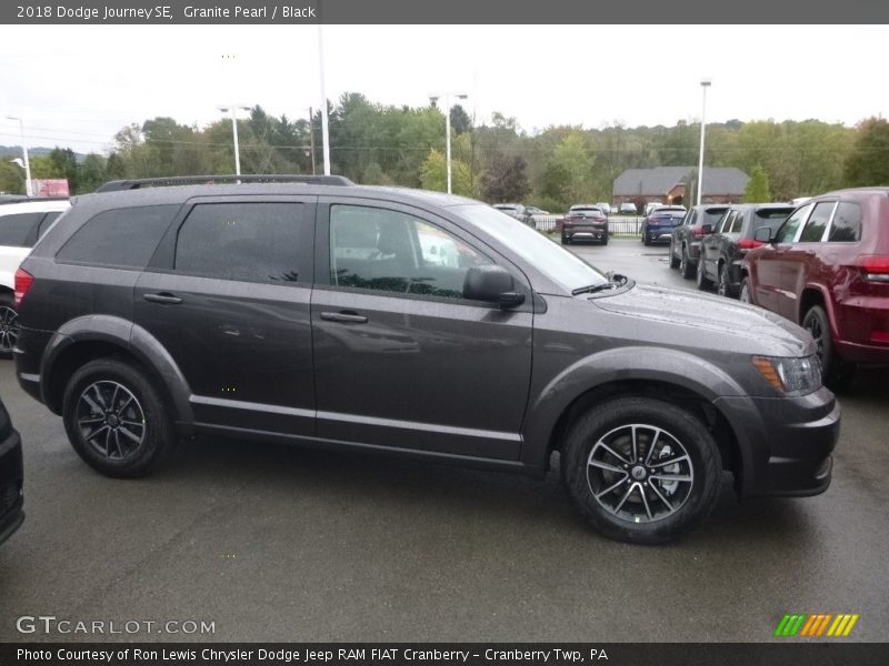 Granite Pearl / Black 2018 Dodge Journey SE