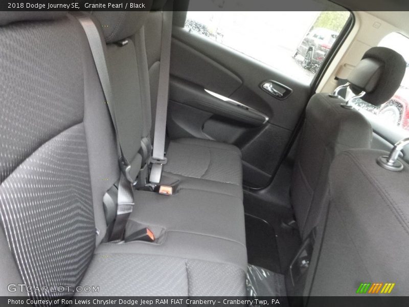 Granite Pearl / Black 2018 Dodge Journey SE