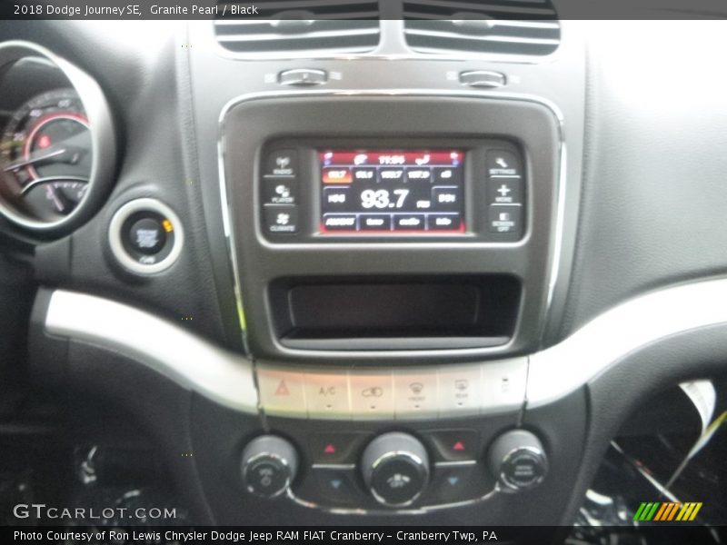 Granite Pearl / Black 2018 Dodge Journey SE