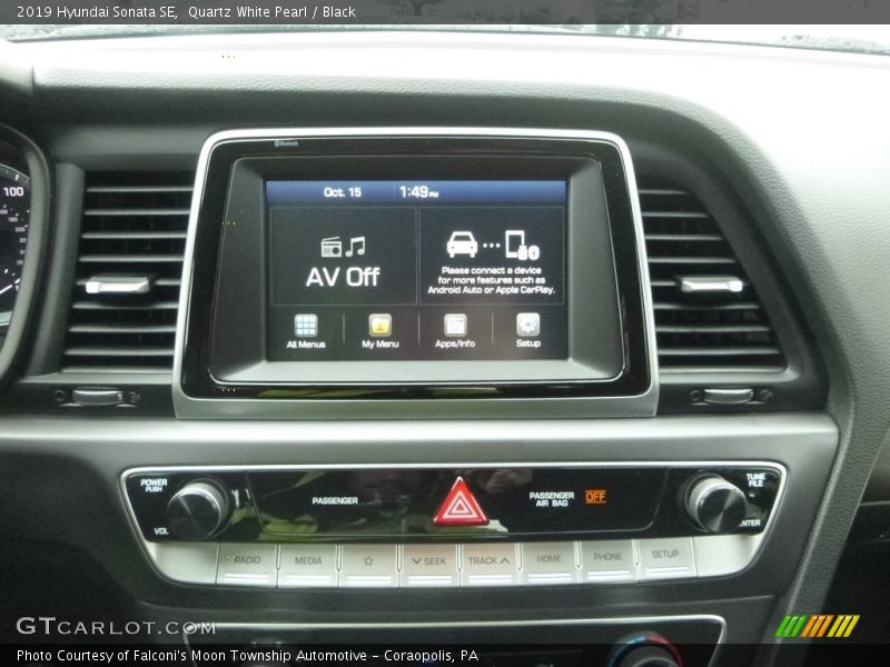 Quartz White Pearl / Black 2019 Hyundai Sonata SE
