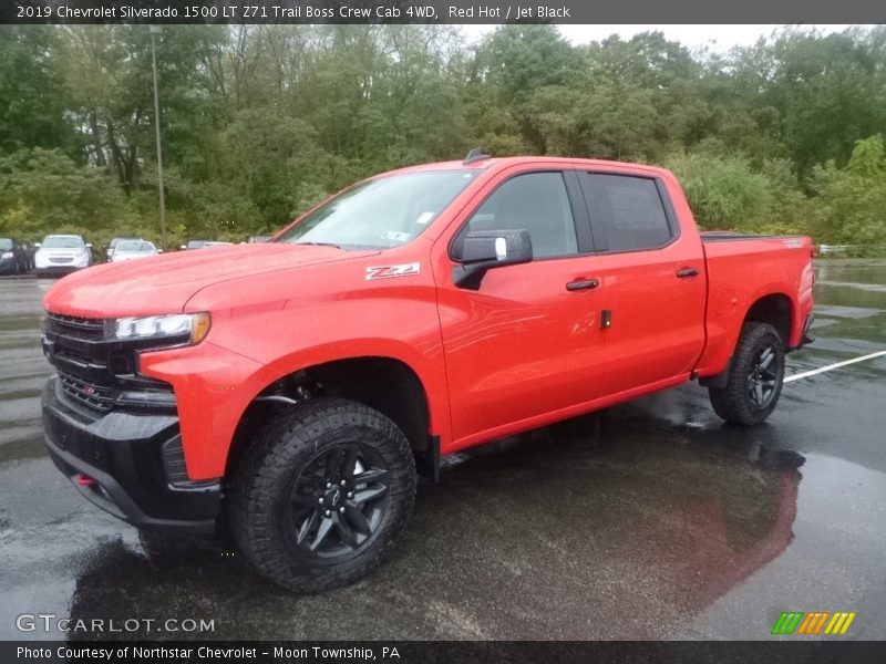 Front 3/4 View of 2019 Silverado 1500 LT Z71 Trail Boss Crew Cab 4WD