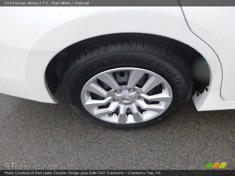 Pearl White / Charcoal 2014 Nissan Altima 2.5 S