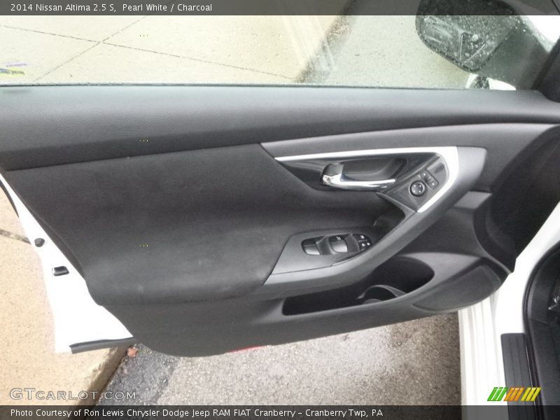 Pearl White / Charcoal 2014 Nissan Altima 2.5 S