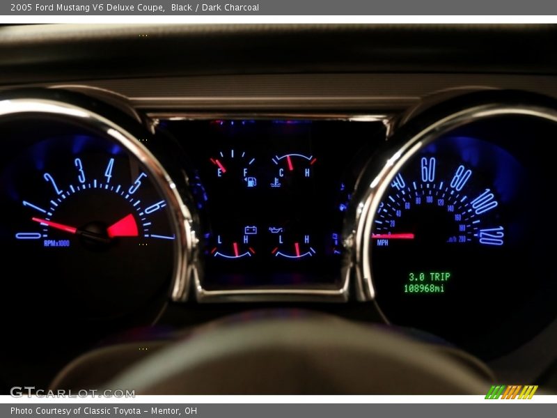 Black / Dark Charcoal 2005 Ford Mustang V6 Deluxe Coupe