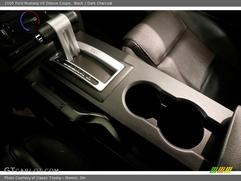Black / Dark Charcoal 2005 Ford Mustang V6 Deluxe Coupe