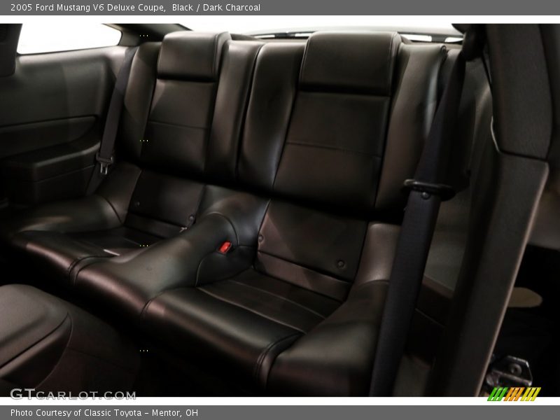 Black / Dark Charcoal 2005 Ford Mustang V6 Deluxe Coupe
