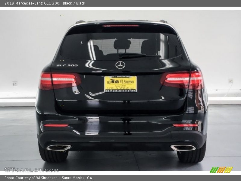 Black / Black 2019 Mercedes-Benz GLC 300