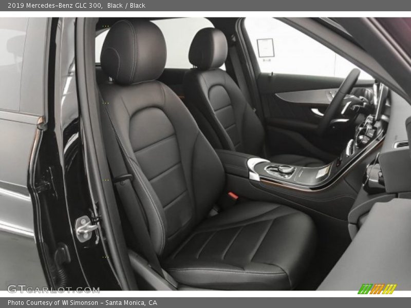Black / Black 2019 Mercedes-Benz GLC 300