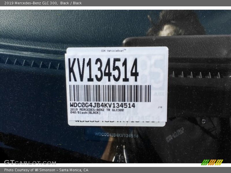 Black / Black 2019 Mercedes-Benz GLC 300