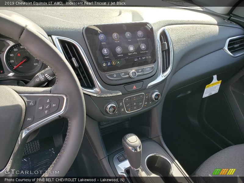 Iridescent Pearl Tricoat / Jet Black 2019 Chevrolet Equinox LT AWD
