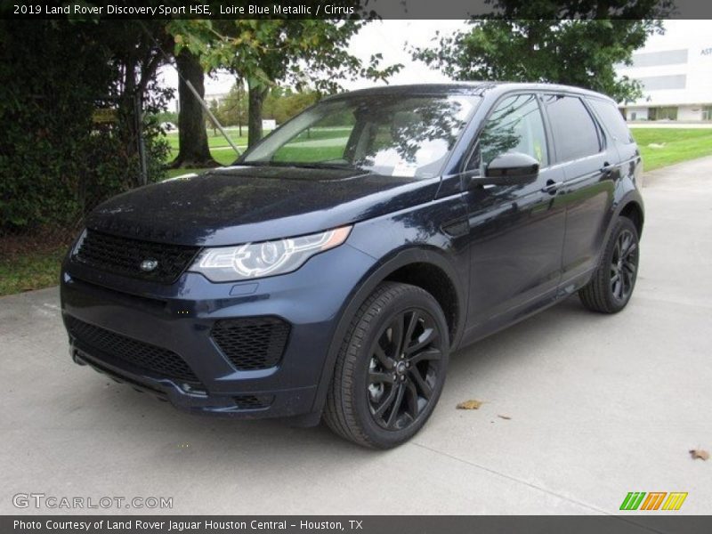 Front 3/4 View of 2019 Discovery Sport HSE
