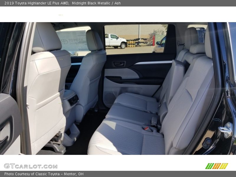 Midnight Black Metallic / Ash 2019 Toyota Highlander LE Plus AWD
