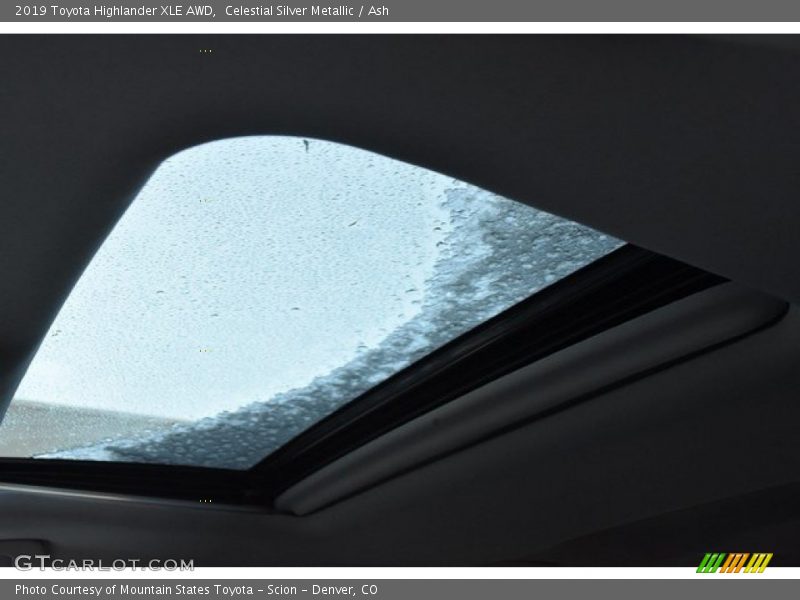 Celestial Silver Metallic / Ash 2019 Toyota Highlander XLE AWD