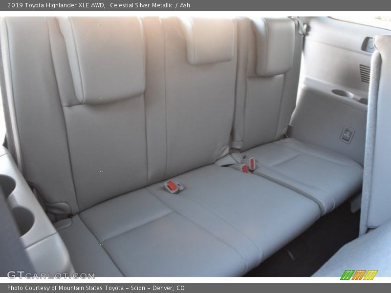 Celestial Silver Metallic / Ash 2019 Toyota Highlander XLE AWD