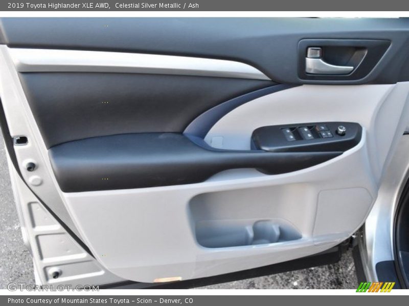 Celestial Silver Metallic / Ash 2019 Toyota Highlander XLE AWD
