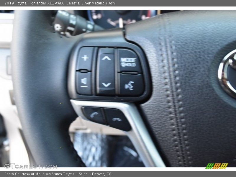 Celestial Silver Metallic / Ash 2019 Toyota Highlander XLE AWD