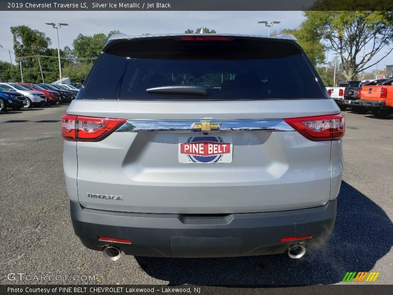 Silver Ice Metallic / Jet Black 2019 Chevrolet Traverse LS