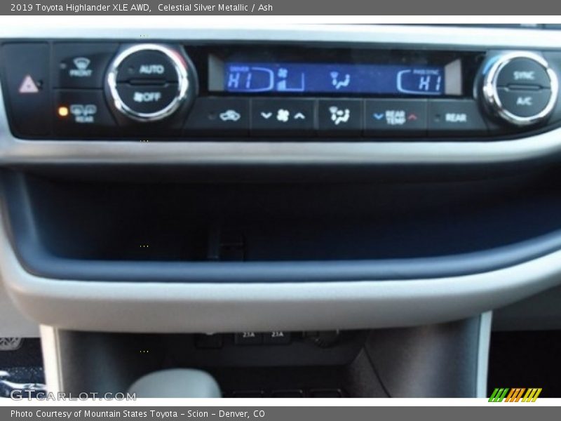 Celestial Silver Metallic / Ash 2019 Toyota Highlander XLE AWD