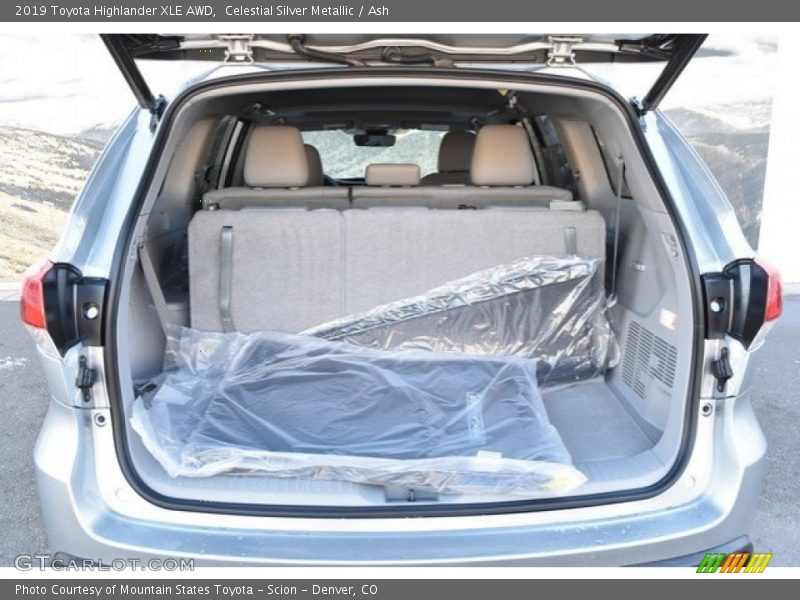 Celestial Silver Metallic / Ash 2019 Toyota Highlander XLE AWD