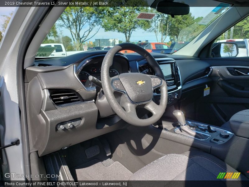 Silver Ice Metallic / Jet Black 2019 Chevrolet Traverse LS
