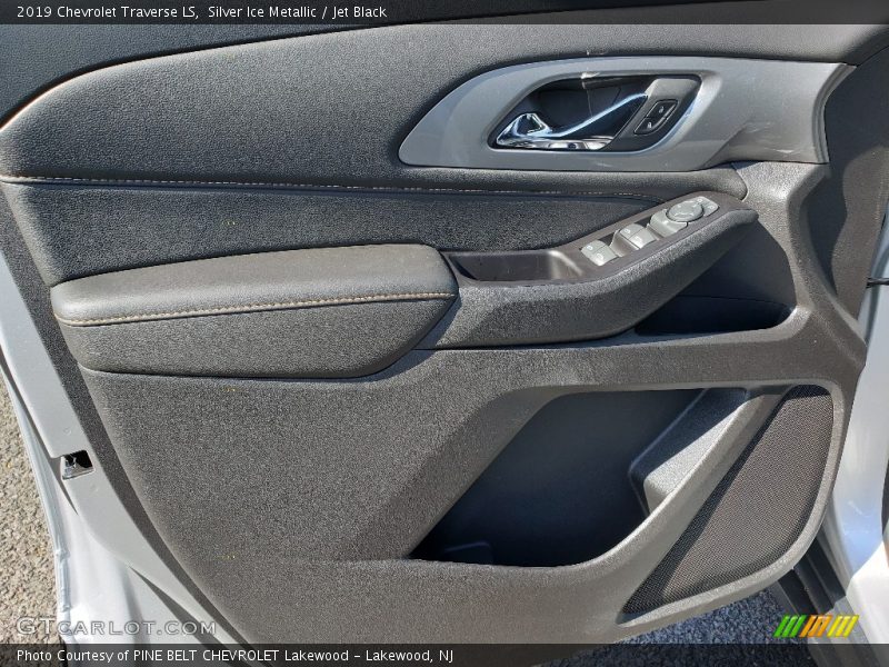 Silver Ice Metallic / Jet Black 2019 Chevrolet Traverse LS