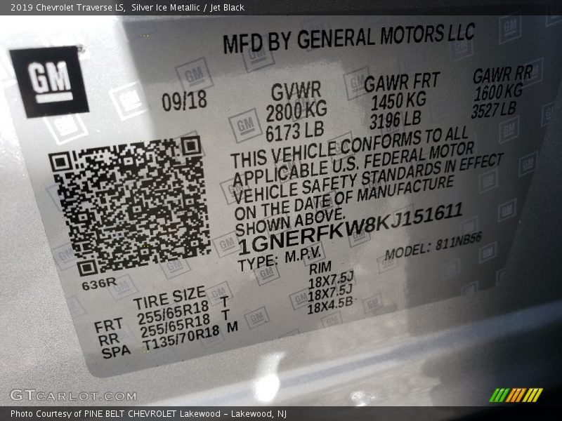 Silver Ice Metallic / Jet Black 2019 Chevrolet Traverse LS