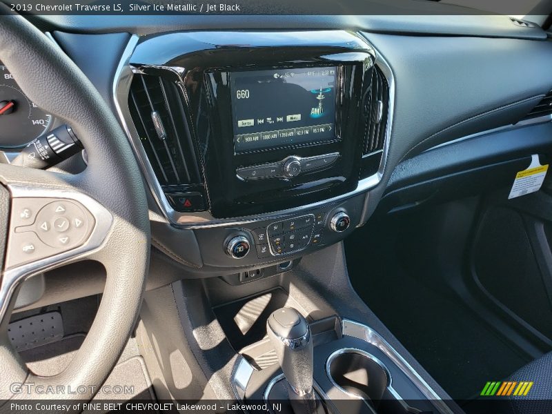 Silver Ice Metallic / Jet Black 2019 Chevrolet Traverse LS