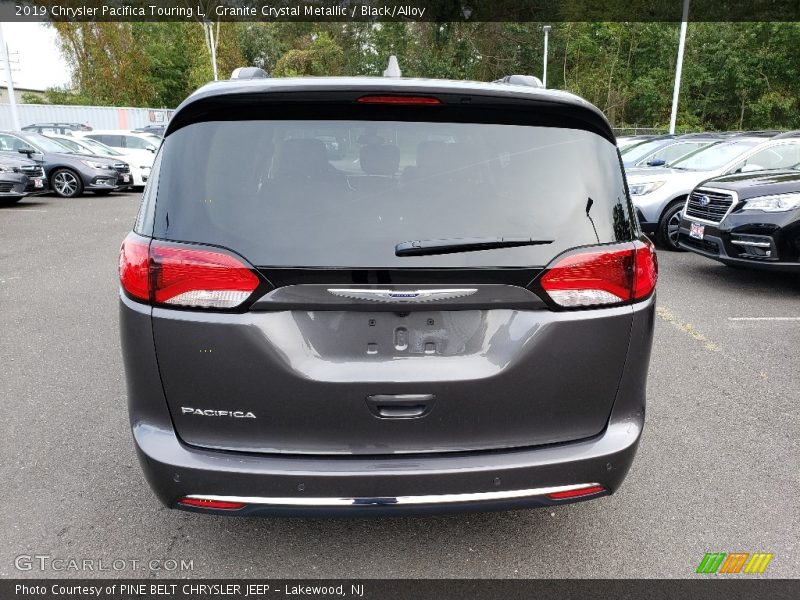 Granite Crystal Metallic / Black/Alloy 2019 Chrysler Pacifica Touring L