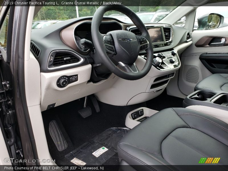 Granite Crystal Metallic / Black/Alloy 2019 Chrysler Pacifica Touring L