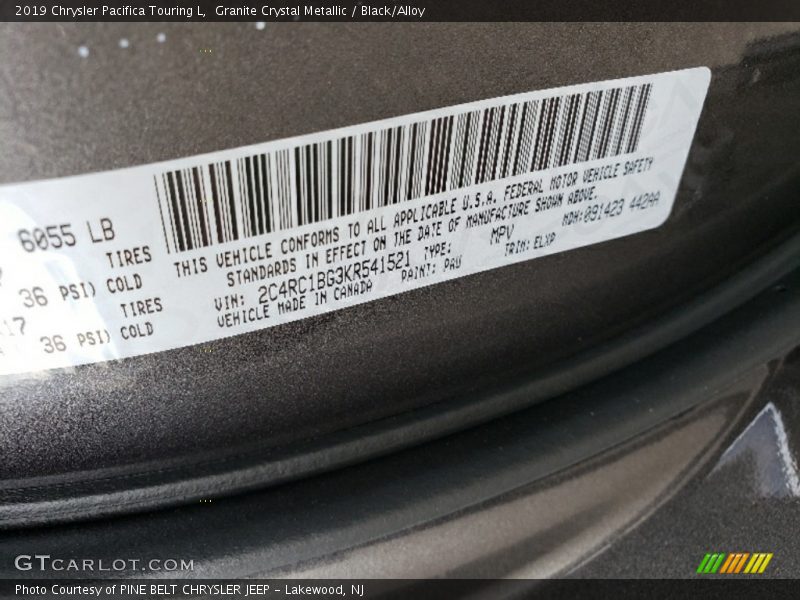 Granite Crystal Metallic / Black/Alloy 2019 Chrysler Pacifica Touring L