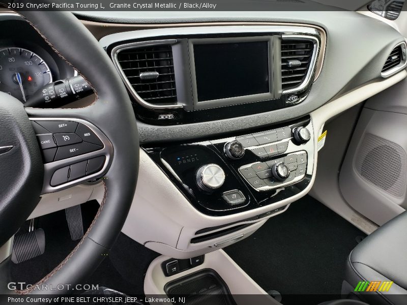 Granite Crystal Metallic / Black/Alloy 2019 Chrysler Pacifica Touring L