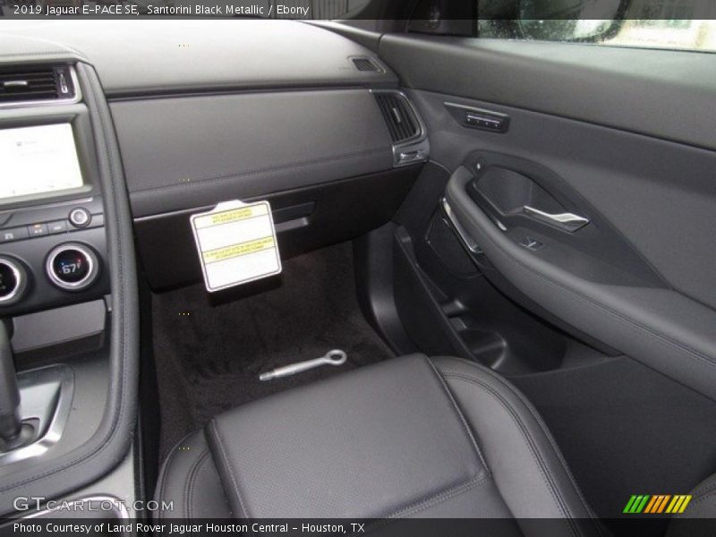 Santorini Black Metallic / Ebony 2019 Jaguar E-PACE SE