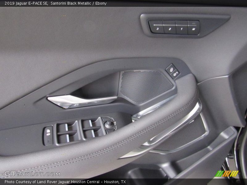 Santorini Black Metallic / Ebony 2019 Jaguar E-PACE SE