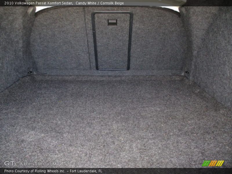 Candy White / Cornsilk Beige 2010 Volkswagen Passat Komfort Sedan