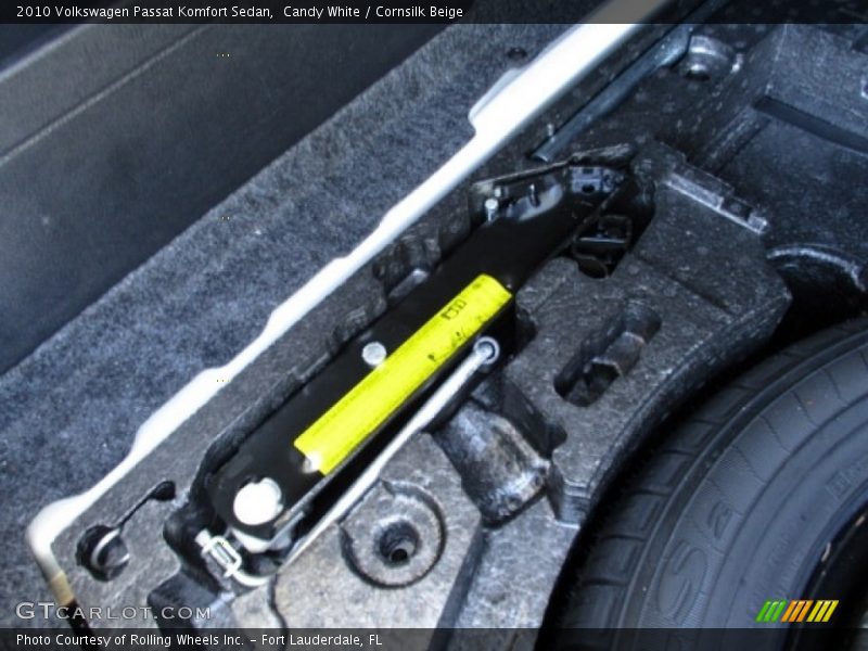 Candy White / Cornsilk Beige 2010 Volkswagen Passat Komfort Sedan