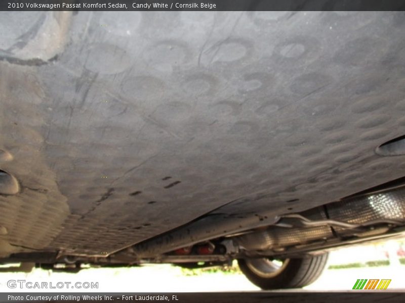 Candy White / Cornsilk Beige 2010 Volkswagen Passat Komfort Sedan