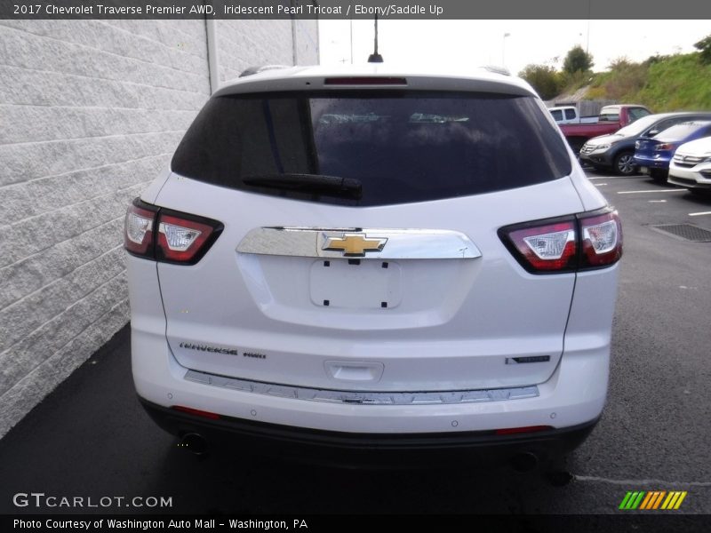 Iridescent Pearl Tricoat / Ebony/Saddle Up 2017 Chevrolet Traverse Premier AWD