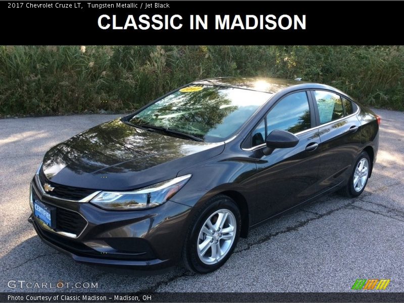 Tungsten Metallic / Jet Black 2017 Chevrolet Cruze LT