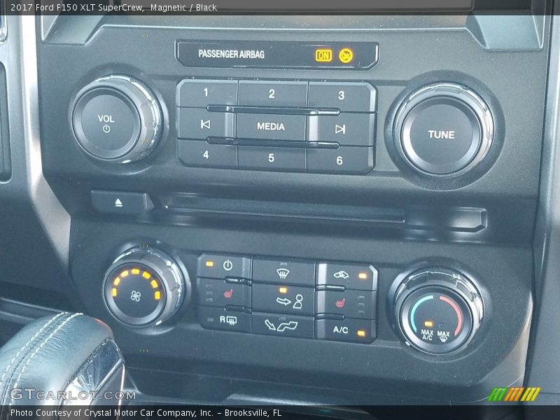 Magnetic / Black 2017 Ford F150 XLT SuperCrew