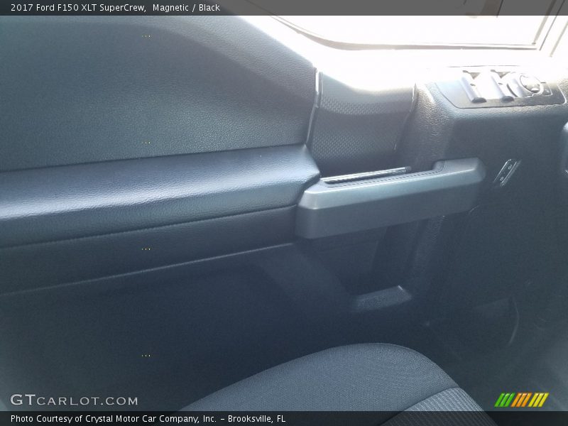 Magnetic / Black 2017 Ford F150 XLT SuperCrew