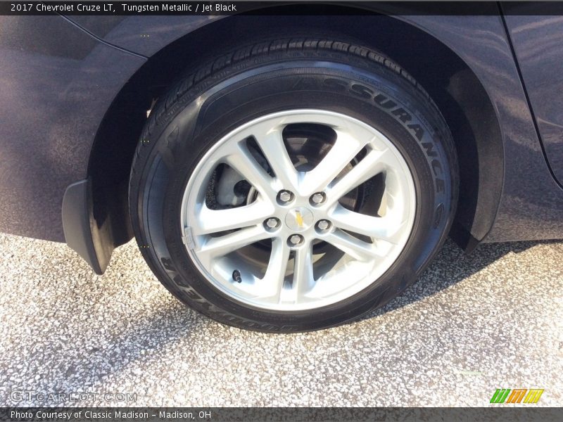 Tungsten Metallic / Jet Black 2017 Chevrolet Cruze LT