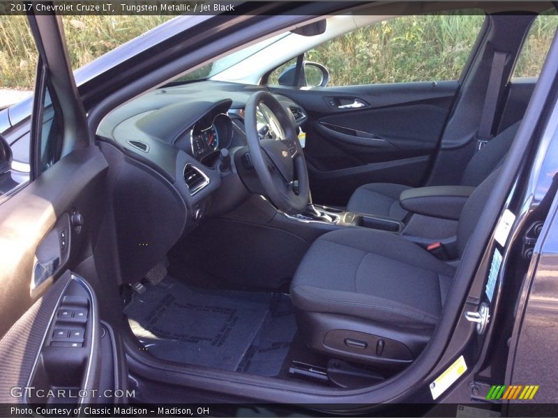 Tungsten Metallic / Jet Black 2017 Chevrolet Cruze LT