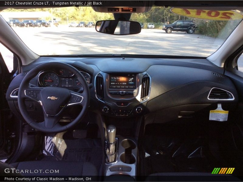 Tungsten Metallic / Jet Black 2017 Chevrolet Cruze LT