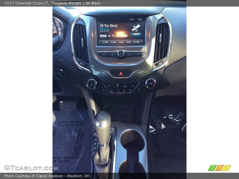 Tungsten Metallic / Jet Black 2017 Chevrolet Cruze LT