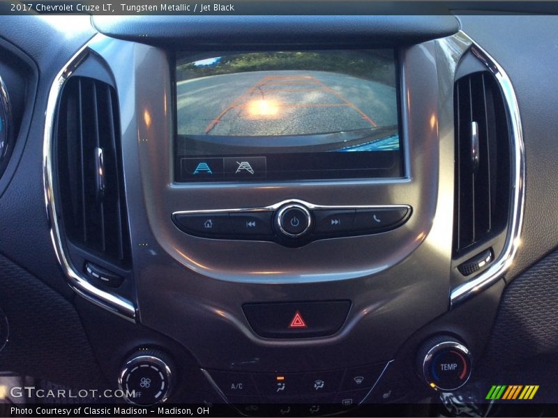 Tungsten Metallic / Jet Black 2017 Chevrolet Cruze LT