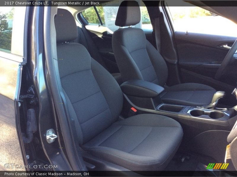 Tungsten Metallic / Jet Black 2017 Chevrolet Cruze LT