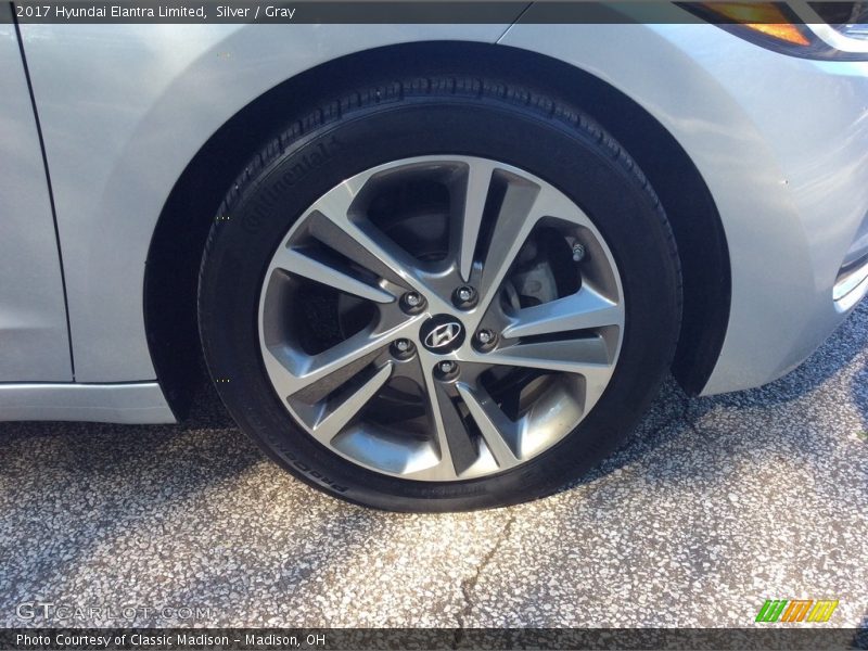 Silver / Gray 2017 Hyundai Elantra Limited