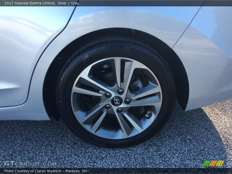 Silver / Gray 2017 Hyundai Elantra Limited