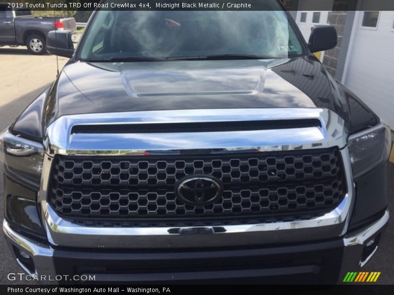Midnight Black Metallic / Graphite 2019 Toyota Tundra TRD Off Road CrewMax 4x4