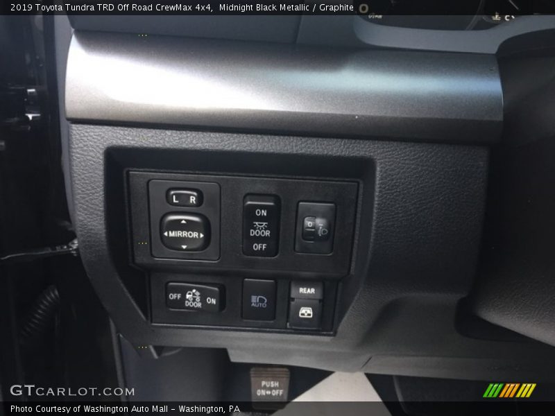 Midnight Black Metallic / Graphite 2019 Toyota Tundra TRD Off Road CrewMax 4x4